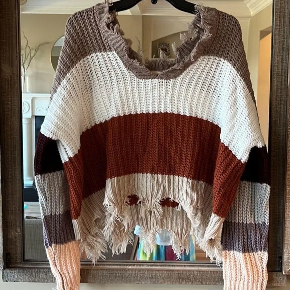 Multicolored fall sweater with frayed ends in a S/M - Picture 5 of 6